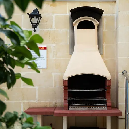 Quayside Daire Marsaxlokk