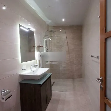 Quayside Apartment *